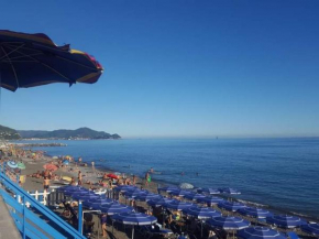 TRILOCALE LAVAGNA con box comoda al mare e negozi Lavagna